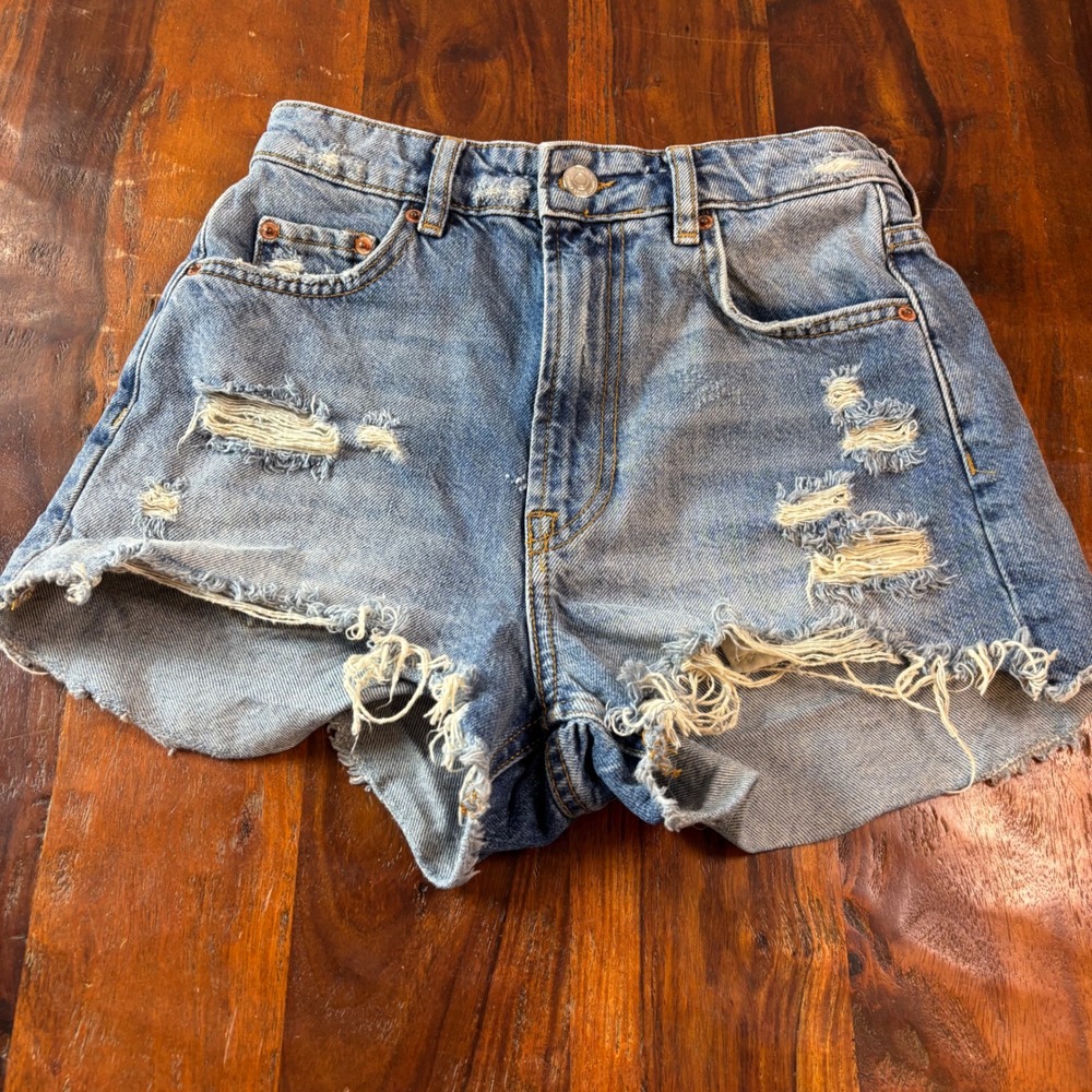 Zara High Waist Distressed Denim Shortsโ Light Wash Blue Size 2 Raw Hem Cut Offs